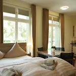 Schmidt - Strandhaus Direkt Am Mit Sauna, Sport Und Duenengarten - Komfort רוסטוק