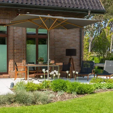 Апартаменты Schmidt - Strandhaus Direkt Am Mit Sauna, Sport Und Duenengarten I Росток