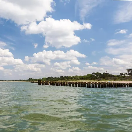 Апартаменты Schmidt - Strandhaus Direkt Am Mit Sauna, Sport Und Duenengarten I Росток